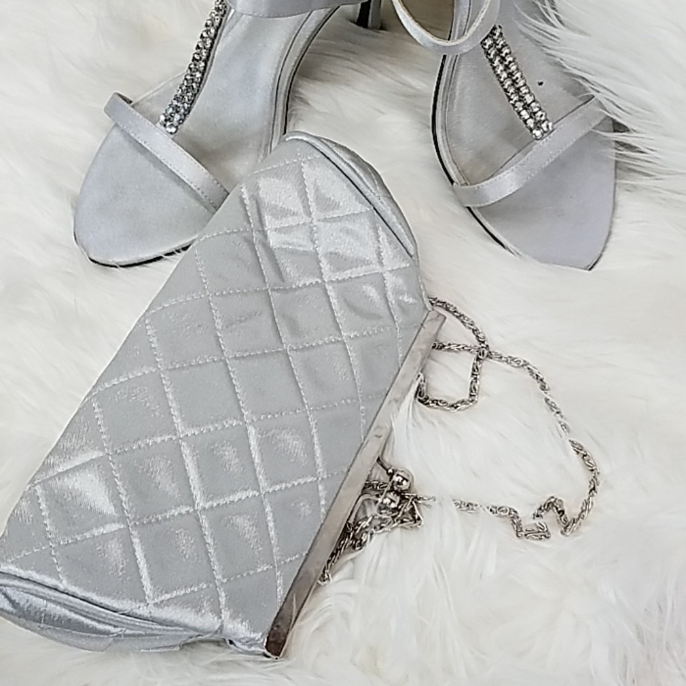 THE TOUCH OF NINA heels size 8 silver with clutch